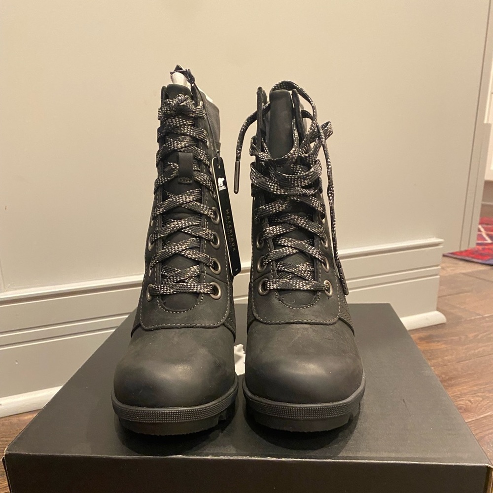 Sorel Lexie Wedge in Black size 6